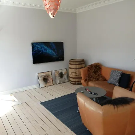 Cozy Villa-apartment - Close To Center - Free Citybikes And Parking 아파트